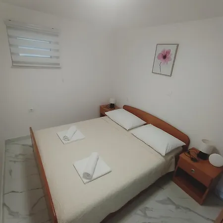 Tina 2 Apartman